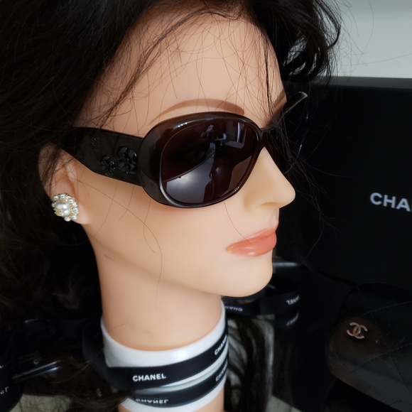 FINAL SALE🥳🎉 Small Face Chanel Sunglasses - Picture 9 of 9
